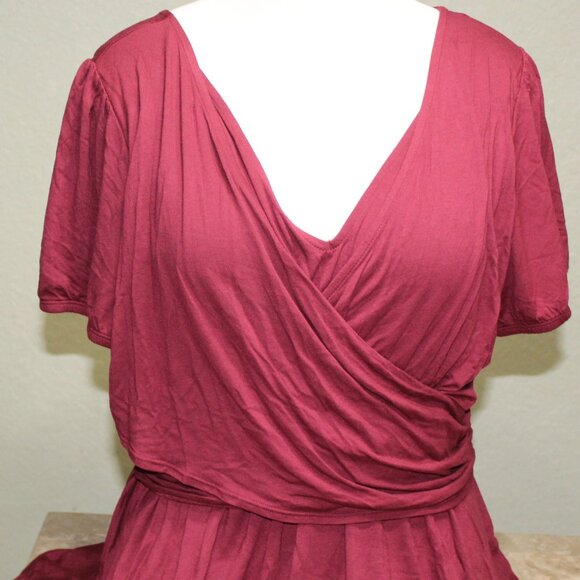 Torrid Women's Top 3X Burgundy Rayon Spandex Puff Sleeve Surplice New - Picture 1 of 12